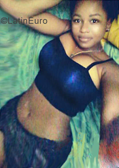 Date this hot Dominican Republic girl Yesica from Santo Domingo DO30124