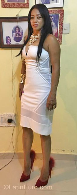 Date this attractive Dominican Republic girl DULCE from Villa Vasquez DO30134