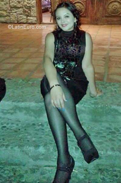 Date this beautiful Ecuador girl Lore from Quito EC206