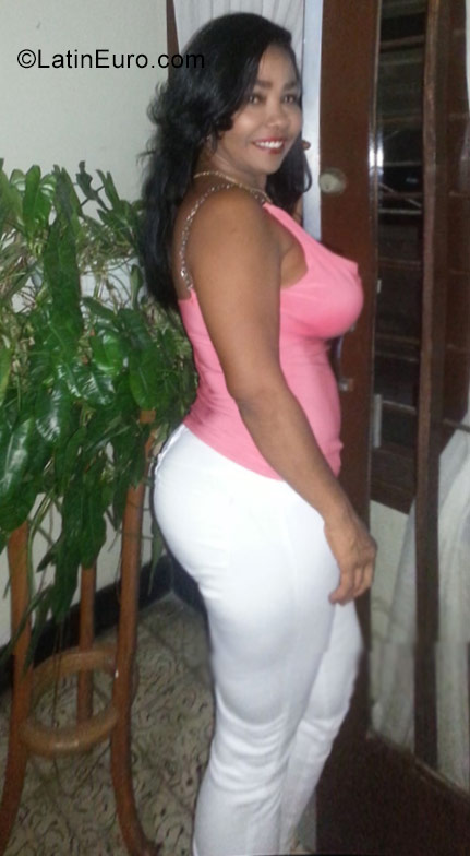 Date this sultry Colombia girl Maria from Cartagena CO22244