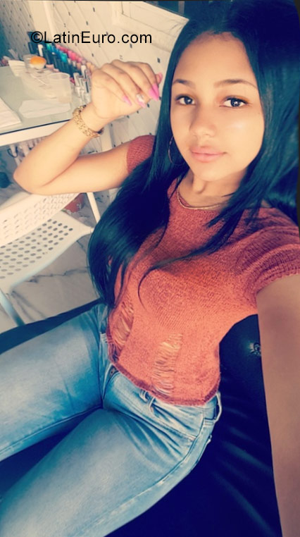 Date this young Dominican Republic girl Nati from Santo Domingo DO30173