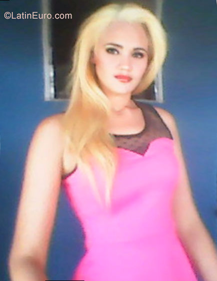 Date this athletic Cuba girl Lili from Camaguey CU95