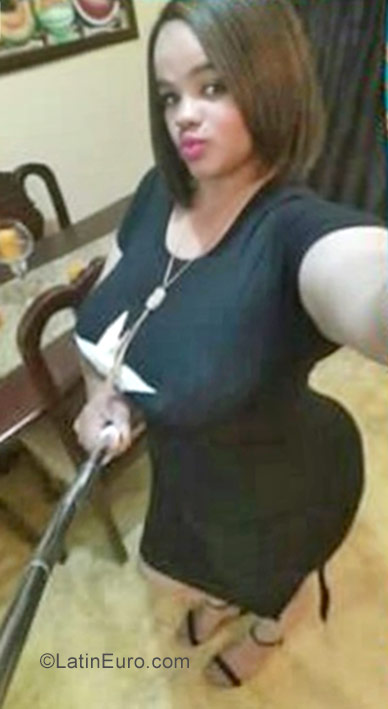 Date this georgeous Dominican Republic girl Samantha from Santo Domingo DO56799