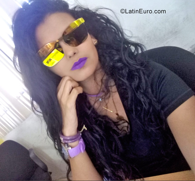 Date this good-looking Venezuela girl Arinne from Puerto La Cruz VE874