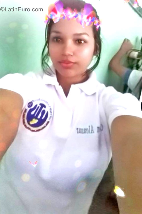 Date this young Venezuela girl Carmen from El Tigre VE883