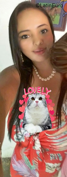 Date this happy Colombia girl Yuri from Cali CO25029