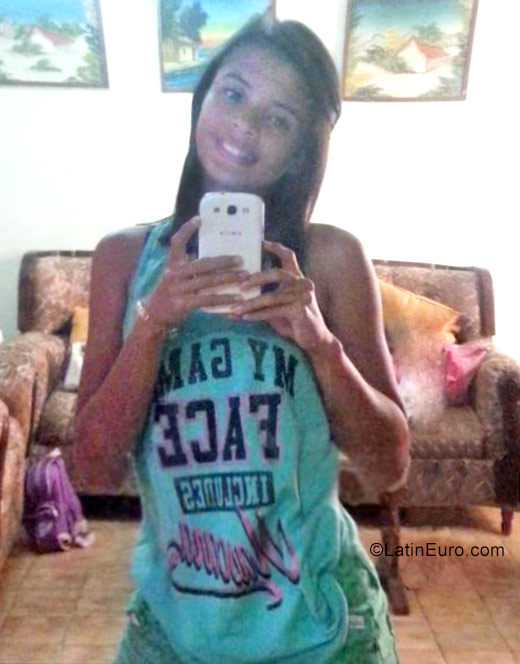 Date this happy Venezuela girl Carlotatyu from Acarigua VE914