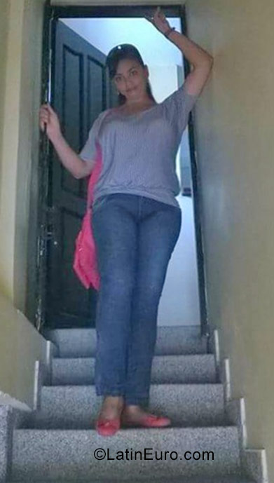 Date this happy Colombia girl Monica from Barranquilla CO30849