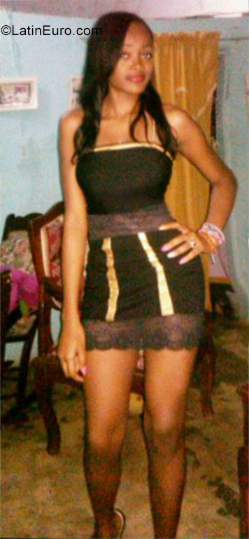 Date this charming Dominican Republic girl Perla linares from San Pedro De Macoris DO30343