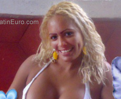 Date this charming Venezuela girl Carmen from Tumero VE954