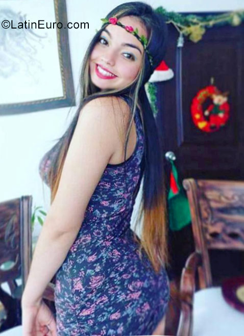 Date this beautiful Colombia girl Valentina from Medellin CO22369