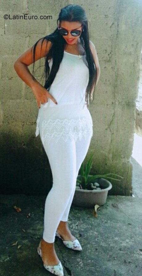 Date this sultry Dominican Republic girl Gabi from Santo Domingo DO30386