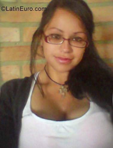 Date this hot Colombia girl Yohana from Bogota CO22397