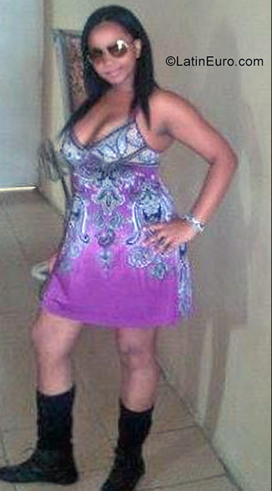 Date this hot Venezuela girl Rosa from Caracas VE970