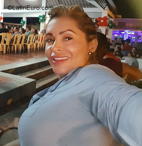 Date this charming Colombia girl Edri from Cucuta CO22434