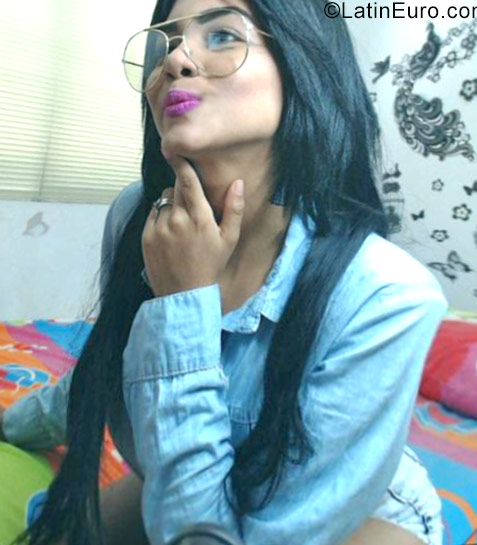 Date this young Colombia girl Alison from Bucaramanga CO22436
