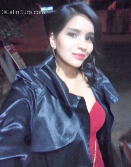 Date this cute Peru girl Mayte from Lima PE1136