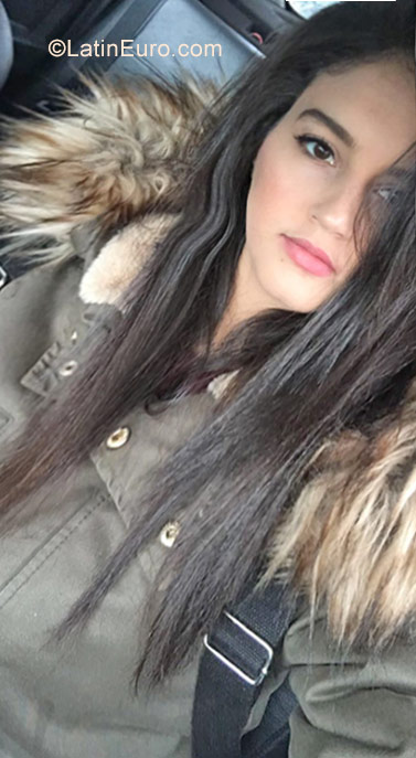 Date this funny Morocco girl Dina from Casablanca MA27