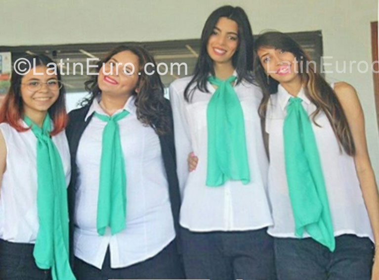 Date this stunning Venezuela girl Solangel from Maracaibo VE991