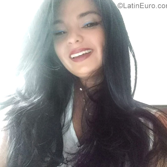 Date this delightful Colombia girl Andrea from Bogota CO22473