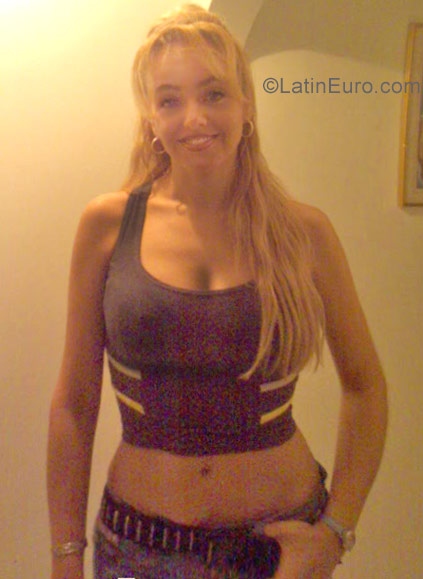 Date this attractive Colombia girl Mari from Medellin CO22482