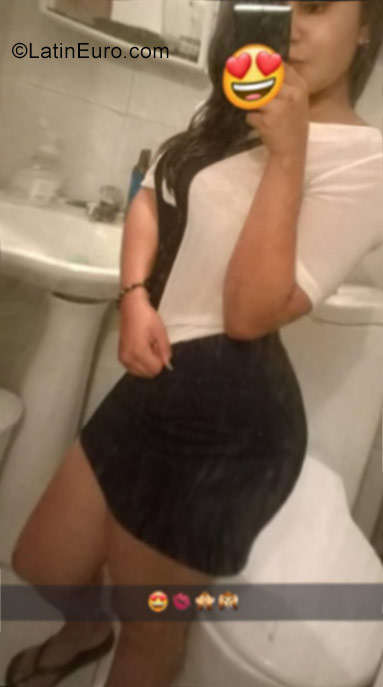 Date this lovely Colombia girl Karol from Bogota CO22489