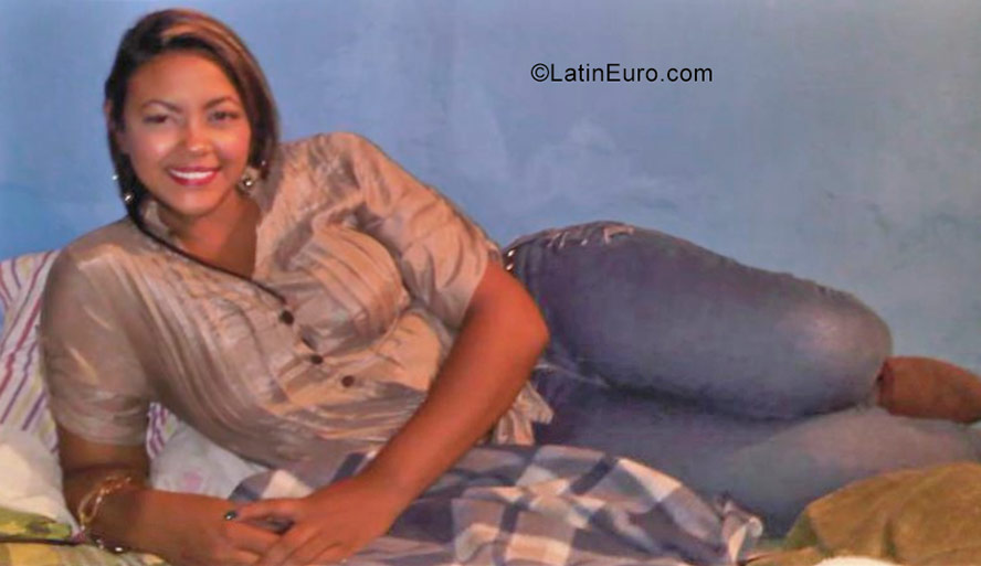 Date this hot Venezuela girl Yera from Maturin VE1007