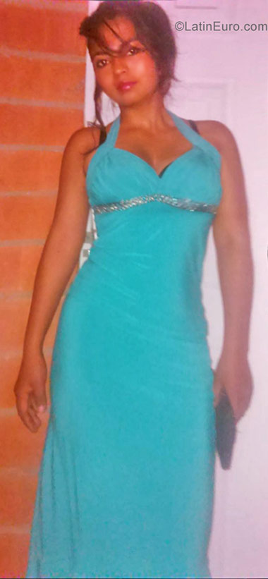 Date this pretty Colombia girl Jennyfer from Bogota CO22538