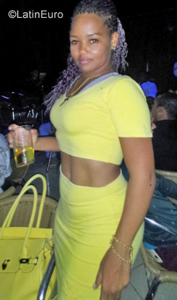 Date this stunning Cuba girl Lisandra from Ciego De Avila CU136