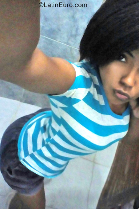 Date this charming Venezuela girl Yirelis from Caracas VE1029