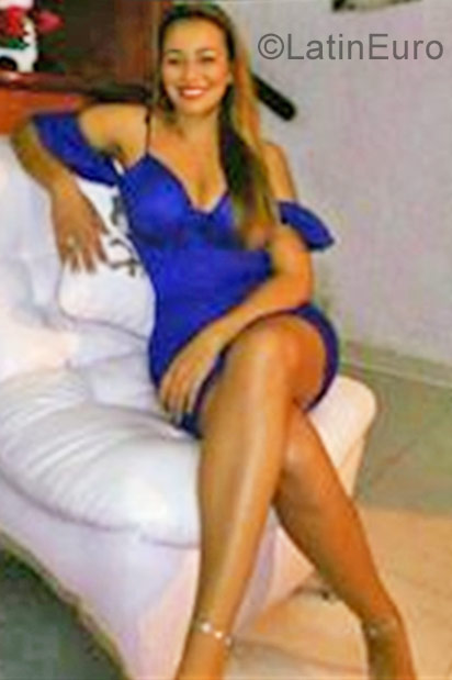 Date this good-looking Colombia girl Leidy from Bucaramanga CO22593