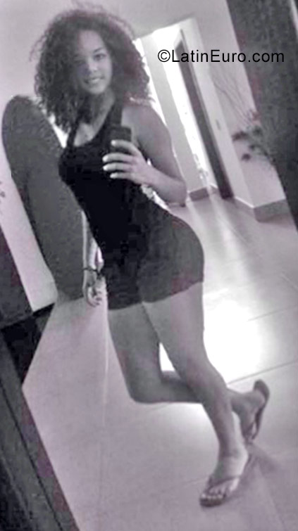 Date this stunning Dominican Republic girl Ana - divina from Santo Domingo DO30566