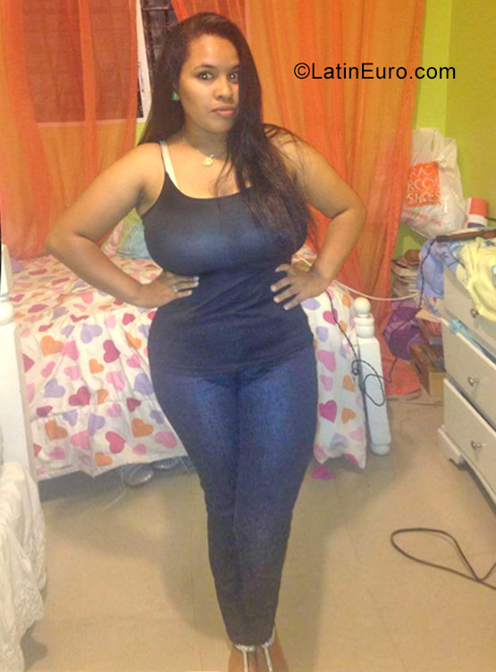 Date this tall Dominican Republic girl Carmin from Moca DO30599