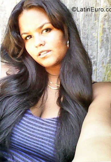 Date this foxy Cuba girl Yami from Santiago de cuba CU149