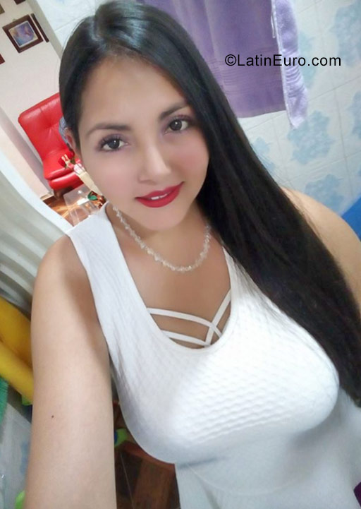 Date this fun Colombia girl Lidia from Bogota CO22699
