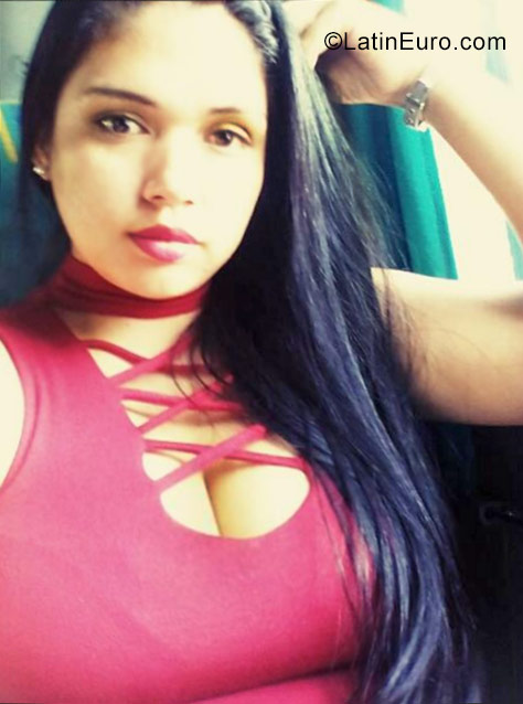 Date this cute Colombia girl Yuli from Cali CO22703