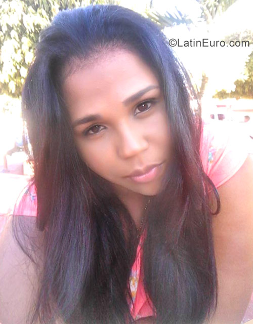 Date this beautiful Dominican Republic girl Mia from Santo Domingo DO30710