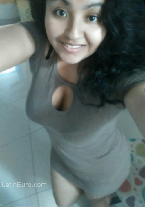 Date this charming Peru girl Suli from Lima PE1171