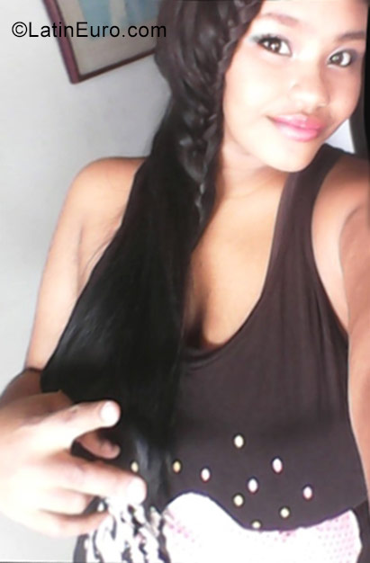 Date this tall Colombia girl Maryi from Cali CO22755
