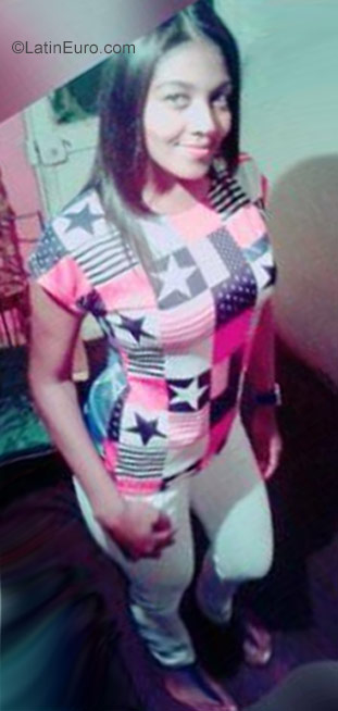 Date this voluptuous Venezuela girl Sandra from Caracas VE1093