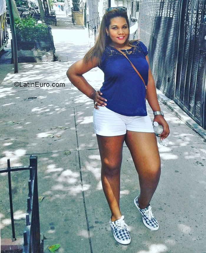 Date this stunning Dominican Republic girl Ruth from San cristobal DO30748