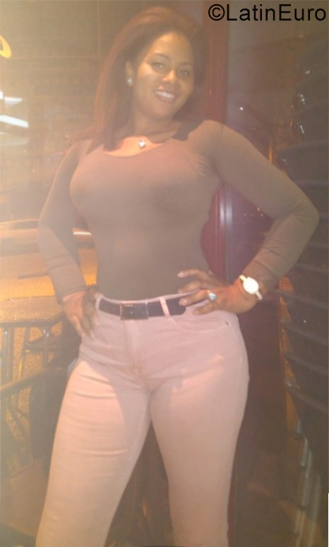 Date this exotic Dominican Republic girl Latina from Santo Domingo DO30833