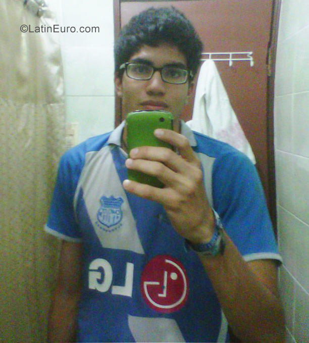 Date this voluptuous Ecuador man Kleber from Guayaquil EC229