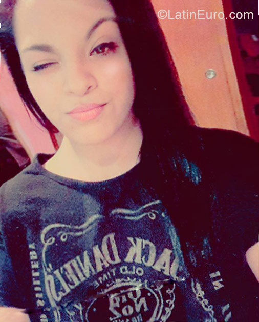 Date this charming Argentina girl Estefania from Buenos Aires AR114