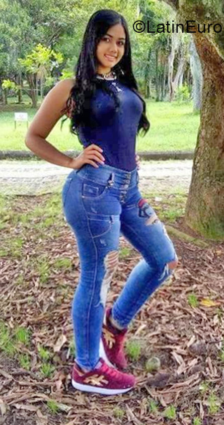 Date this pretty Colombia girl Estefania from Medellin CO22874