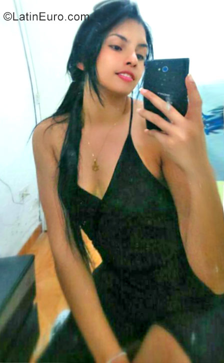 Date this athletic Colombia girl Yeimi from Barranquilla CO22880