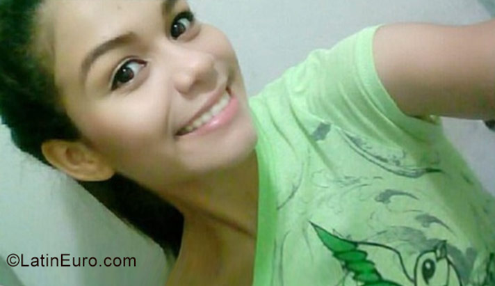 Date this athletic Venezuela girl Danna from Maracaibo VE1153
