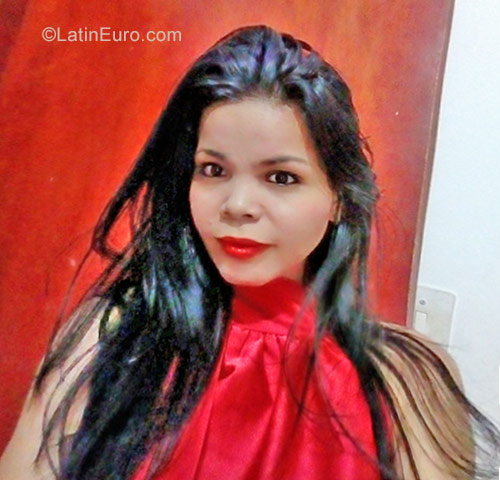 Date this good-looking Colombia girl Adriana from Riohacha CO22898