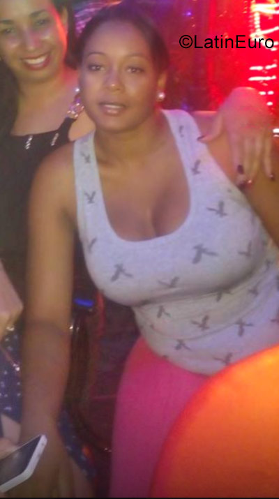 Date this sensual Cuba girl Monica from Havana CU183