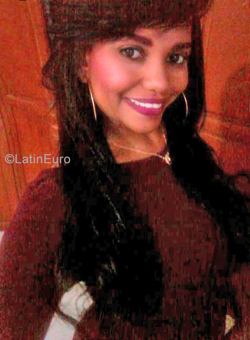 Date this sensual Dominican Republic girl Anyeli from Santiago DO30937